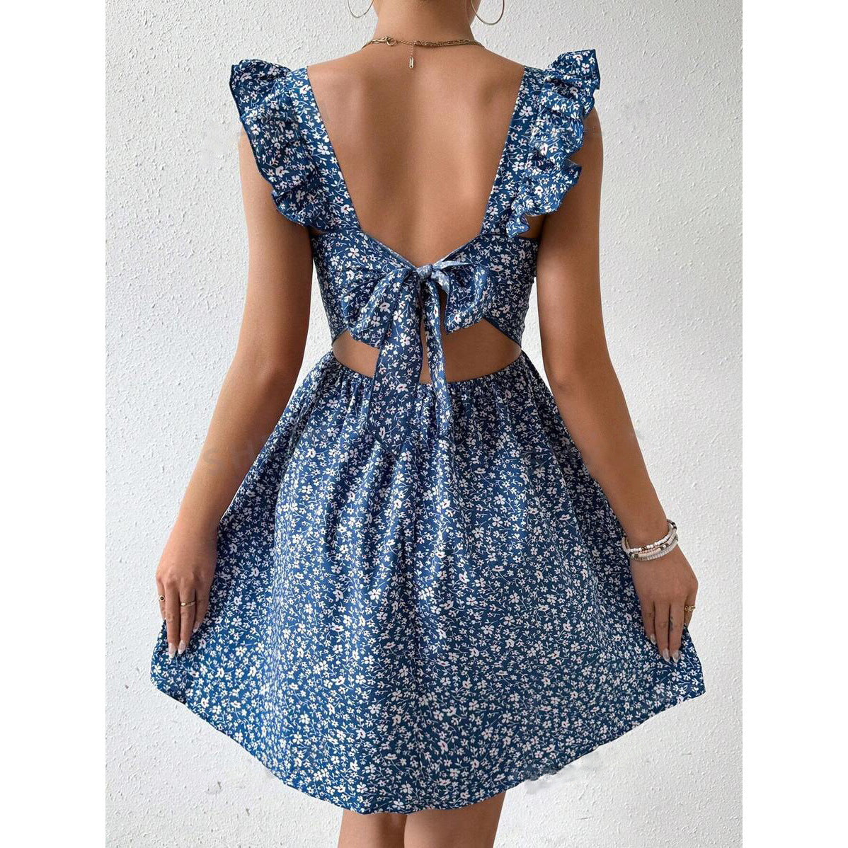 Square-neck ruffled shoulder bow dress